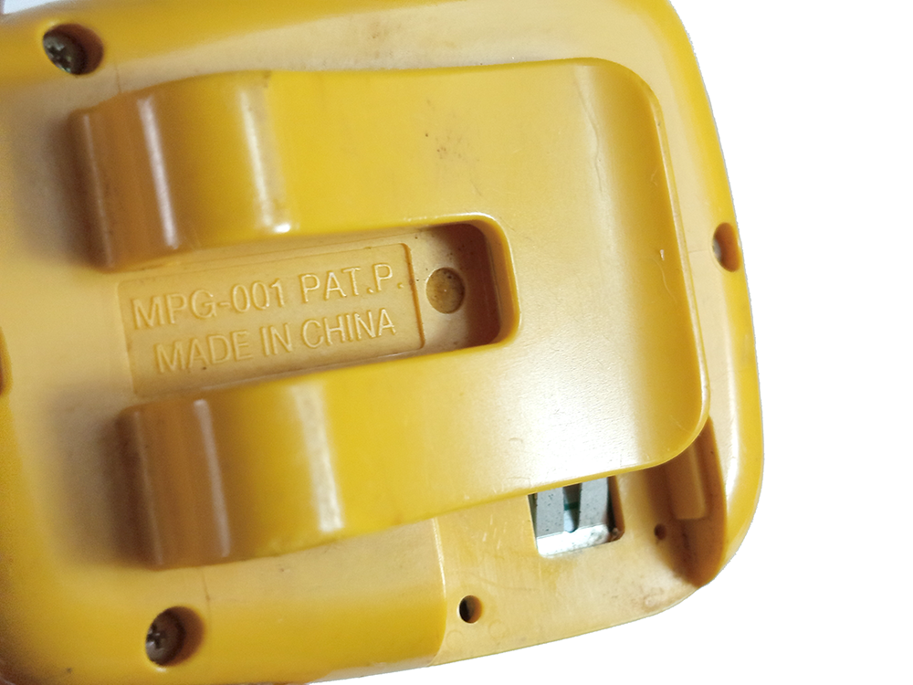 (FOR PARTS) 1995 Nintendo Pocket Pikachu Step Counter Pedometer (YELLOW)