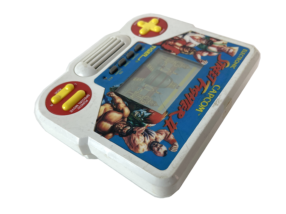 Tiger Electronic STREET FIGTHER II LCD Handheld (Washed out Screen)