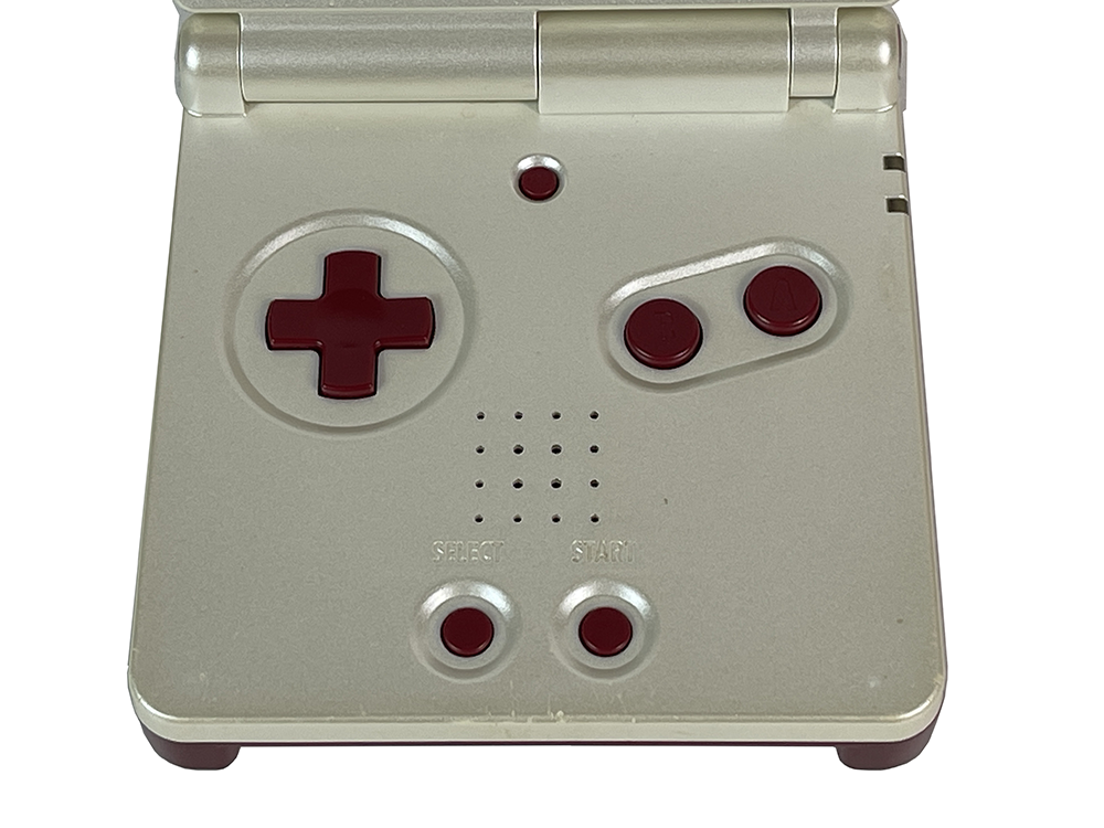 Nintendo Gameboy Advance SP Famicom Color (Worn out screen)