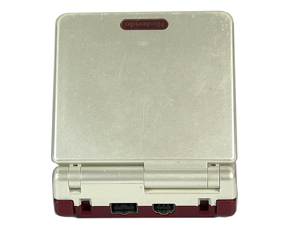 Nintendo Gameboy Advance SP Famicom Color (Worn out screen)