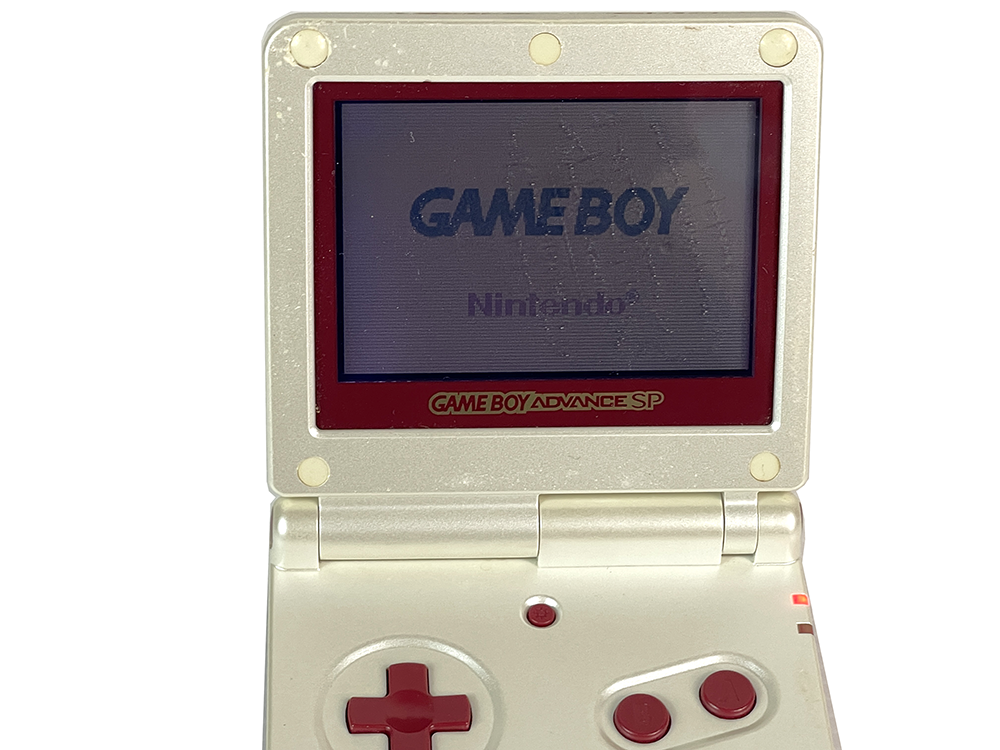 Nintendo Gameboy Advance SP Famicom Color (Worn out screen)