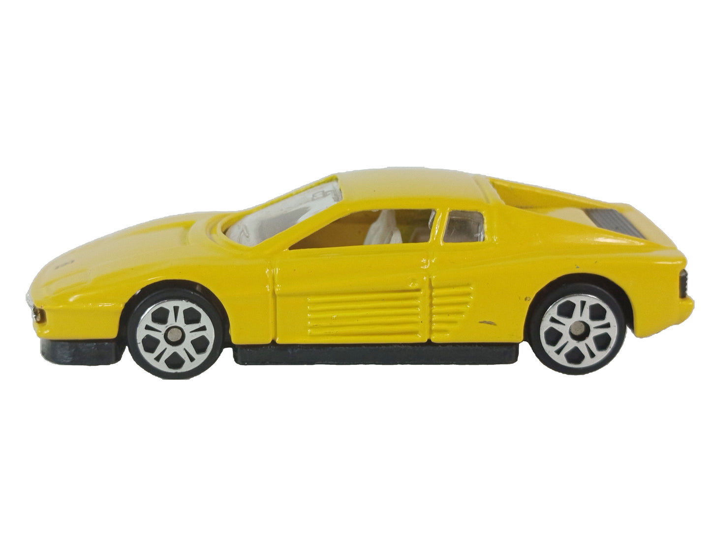 Maisto Ferrari Testarossa Diecast Car 1/64