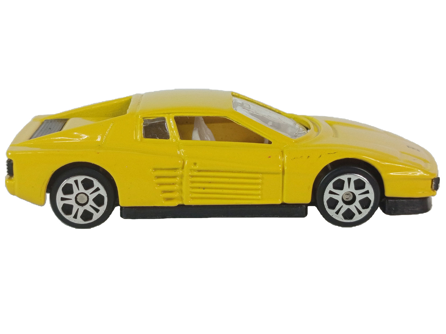 Maisto Ferrari Testarossa Diecast Car 1/64