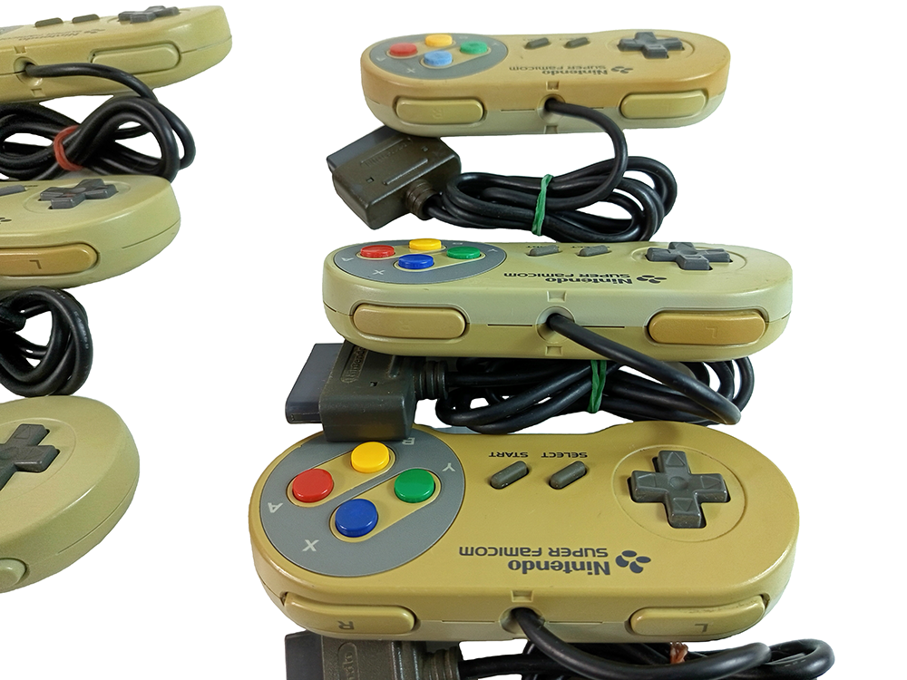 LOTS of 6 Nintendo Super Famicom Controllers (SHVC-005)