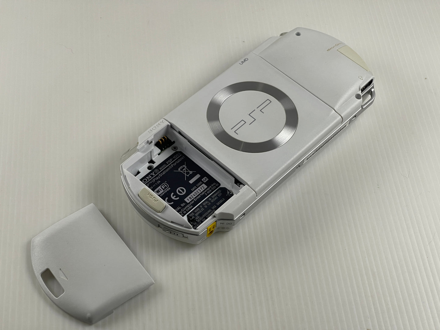 SONY Playstation Portable/ PSP White (Model 1003,FB2402372, JPN VER, SYSTEM ONLY)