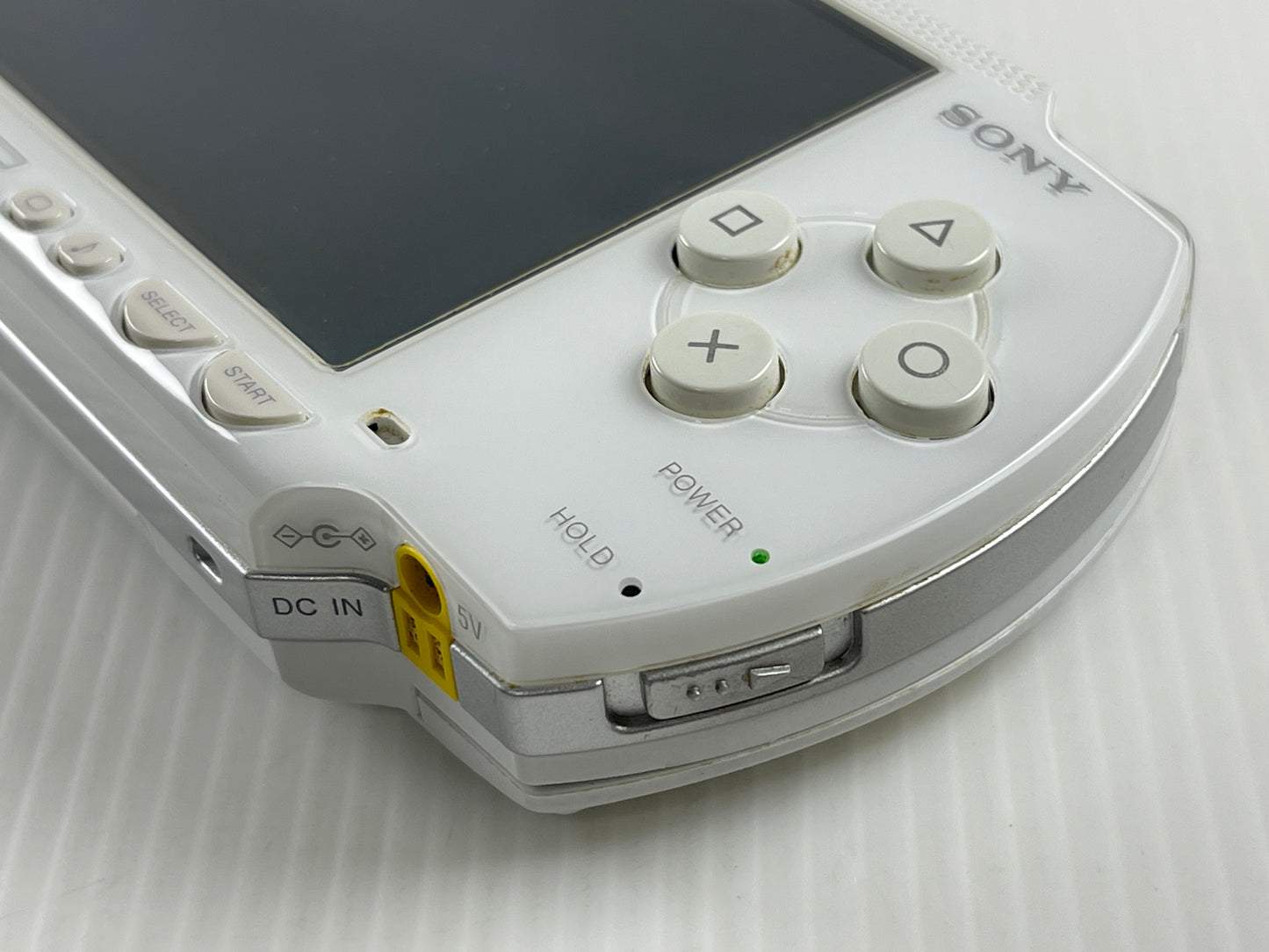 SONY Playstation Portable/ PSP White (Model 1003,FB2402372, JPN VER, SYSTEM ONLY)