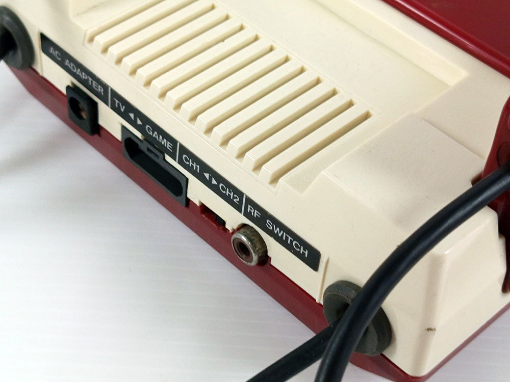 Nintendo 1983 Famicom System HVC-001 (AV MOD, VER B)