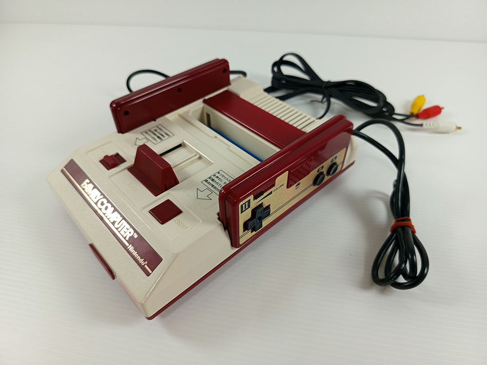 Nintendo 1983 Famicom System HVC-001 (AV MOD, VER A)