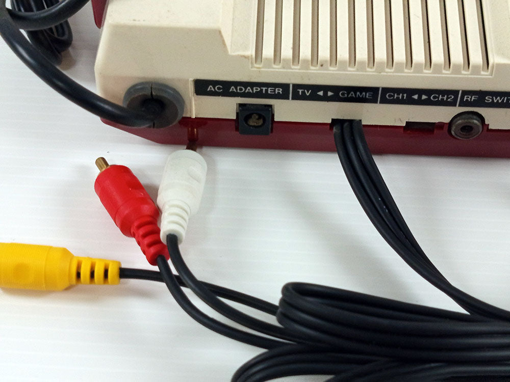 Nintendo 1983 Famicom System HVC-001 (AV MOD, VER A)