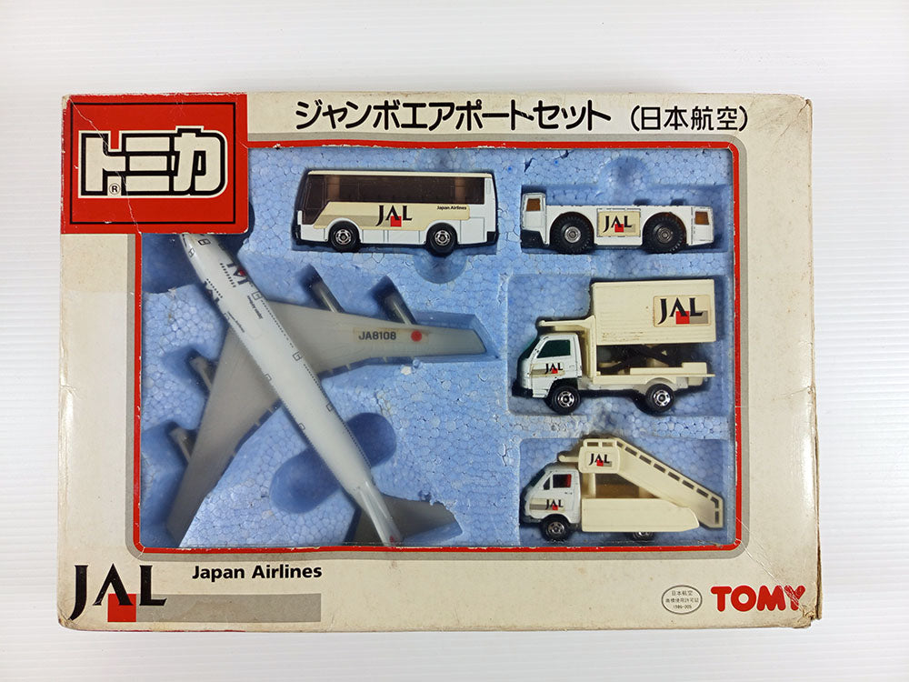 Tomica Jumbo Airport Set (JAL Japan Airlines)