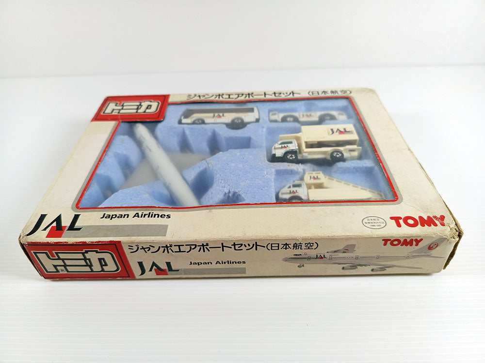 Tomica Jumbo Airport Set (JAL Japan Airlines)