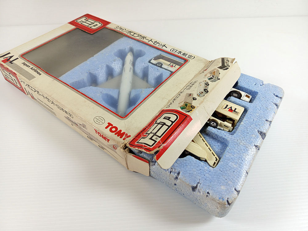 Tomica Jumbo Airport Set (JAL Japan Airlines)