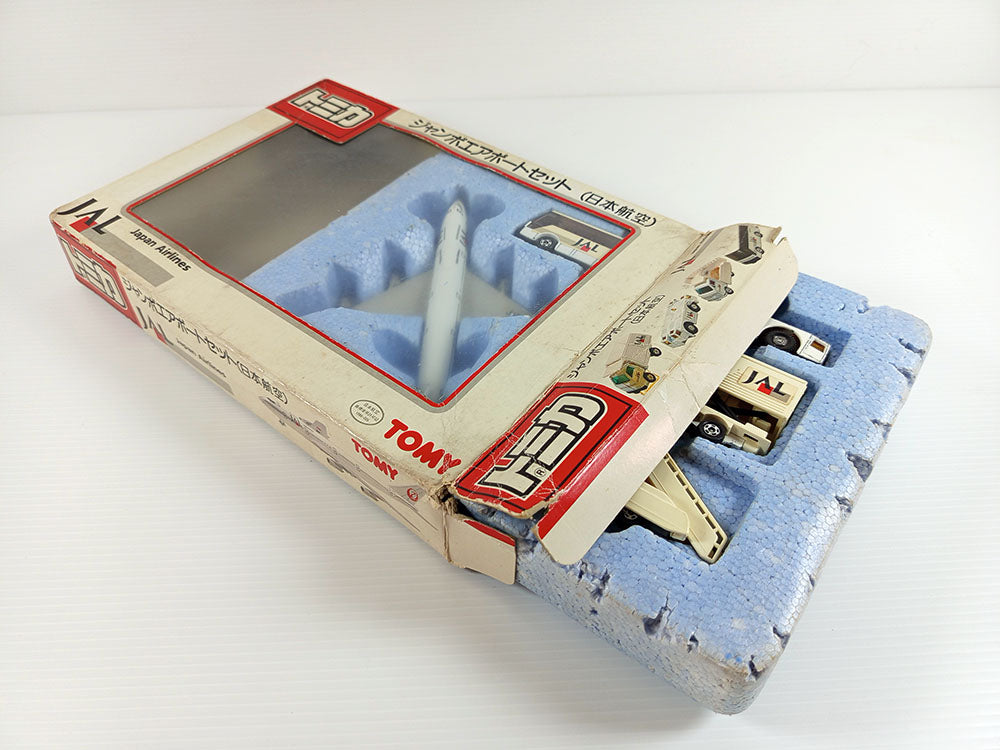 Tomica Jumbo Airport Set (JAL Japan Airlines)