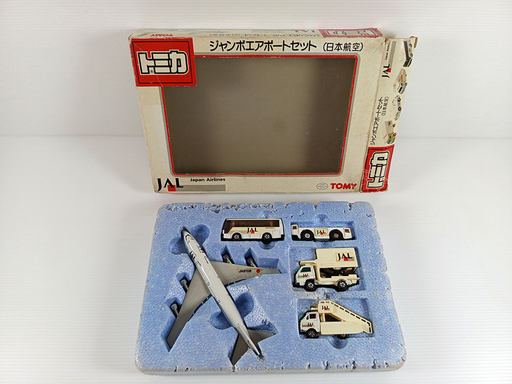 Tomica Jumbo Airport Set (JAL Japan Airlines)