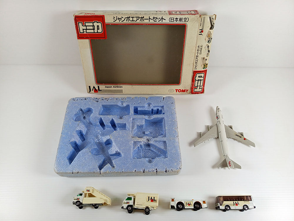 Tomica Jumbo Airport Set (JAL Japan Airlines)