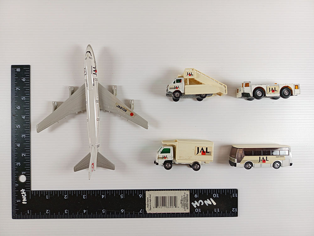 Tomica Jumbo Airport Set (JAL Japan Airlines)
