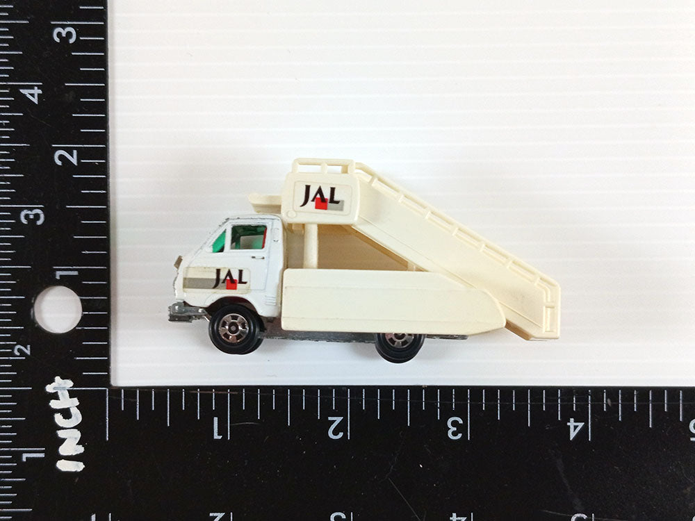 Tomica Jumbo Airport Set (JAL Japan Airlines)