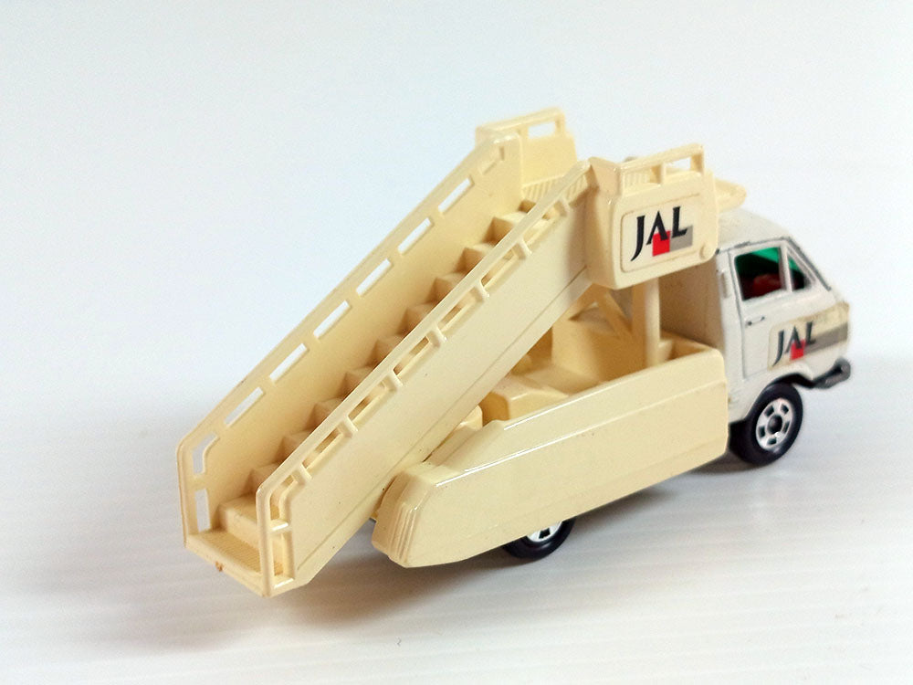 Tomica Jumbo Airport Set (JAL Japan Airlines)