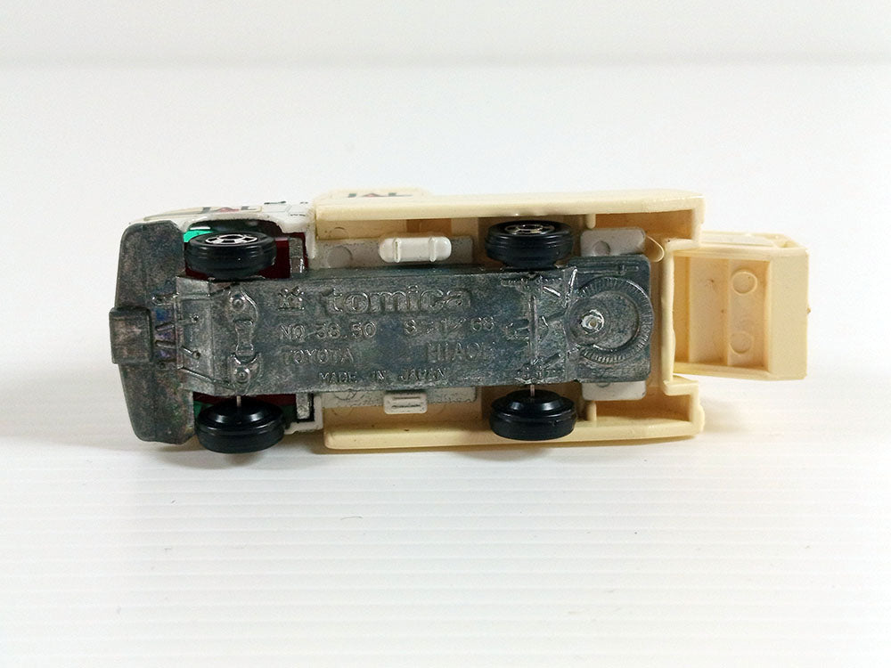 Tomica Jumbo Airport Set (JAL Japan Airlines)