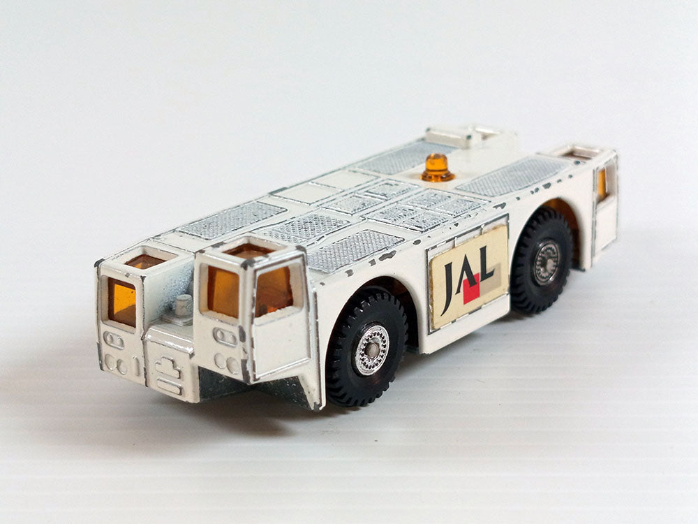 Tomica Jumbo Airport Set (JAL Japan Airlines)