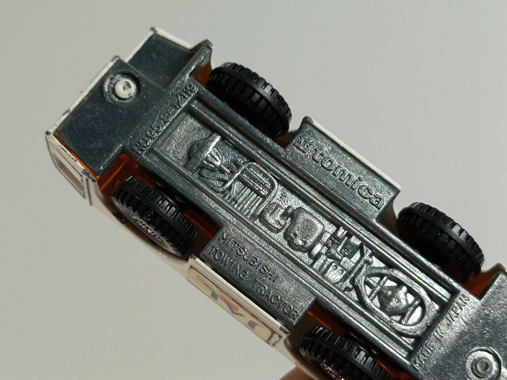 Tomica Jumbo Airport Set (JAL Japan Airlines)