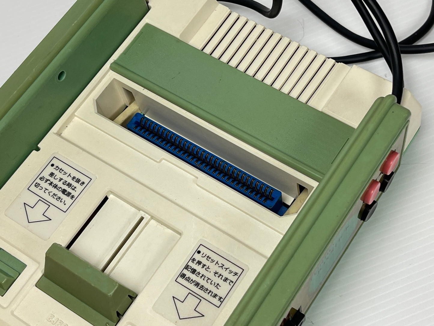 Taiwan 80's Fami-Clone System HVC-001 (AV MOD, VER )