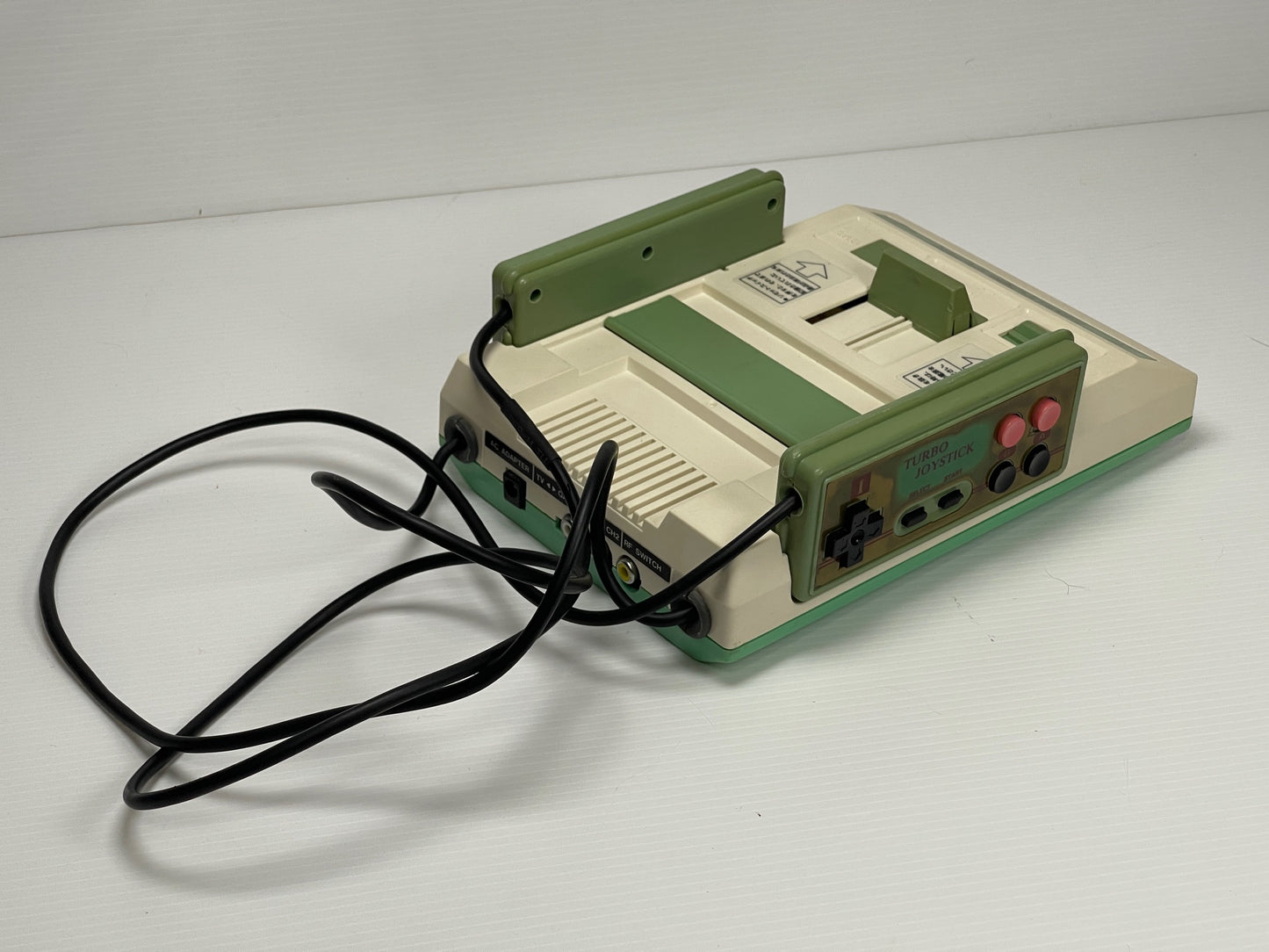 Taiwan 80's Fami-Clone System HVC-001 (AV MOD, VER )