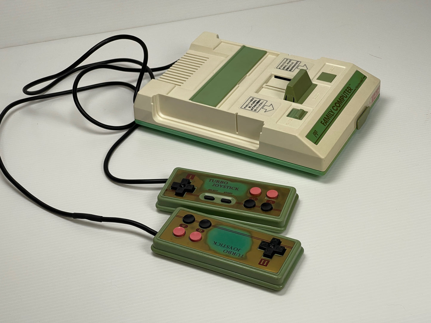 Taiwan 80's Fami-Clone System HVC-001 (AV MOD, VER )