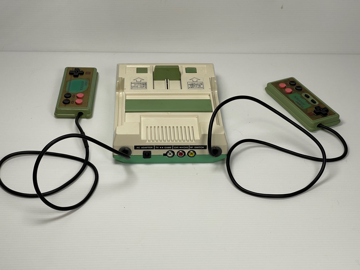 Taiwan 80's Fami-Clone System HVC-001 (AV MOD, VER )