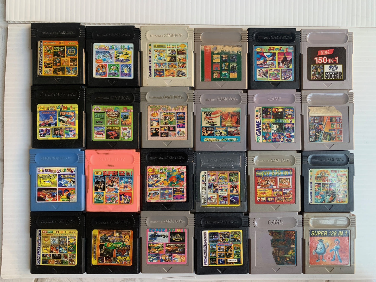 Lots of Gameboy DMG/ Color game carts X 24 (Bootleg)